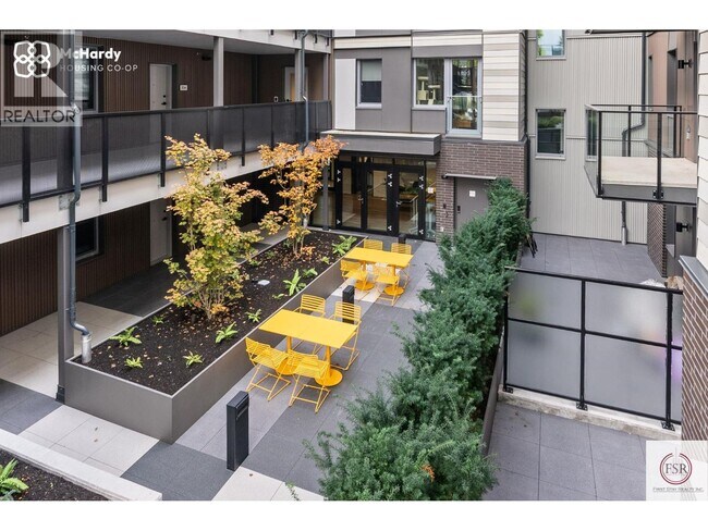 Photo du bâtiment - 5085 McHardy St