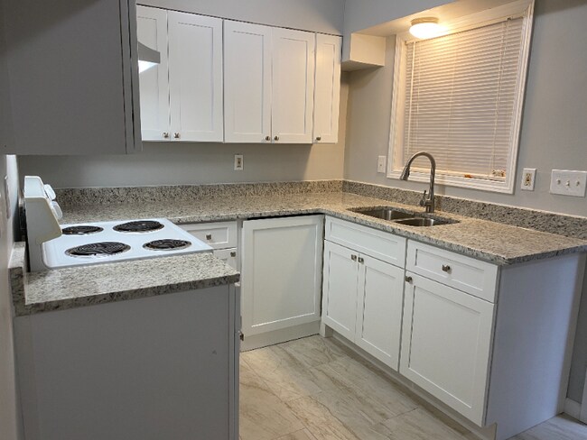 Foto del edificio - 4073 Pine Valley Rd