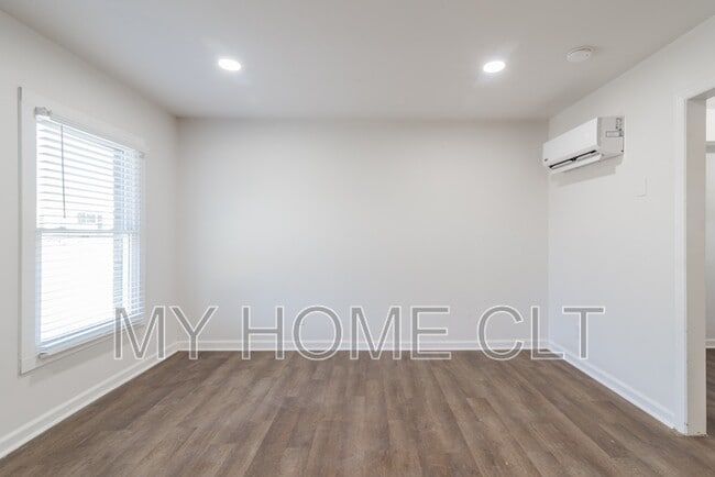 Photo - 931 Cantwell St Townhome