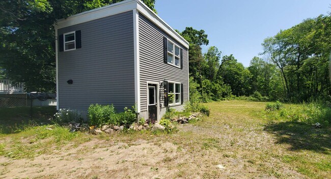 Building Photo - 300 Lakeside Rd