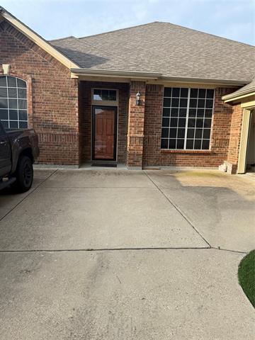 Building Photo - 1027 Fair Oaks Dr