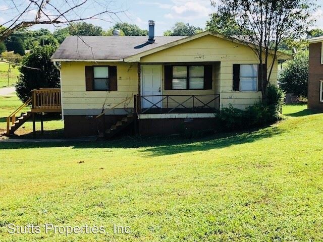 Primary Photo - 3 br, 1 bath House - 401 S. East Street