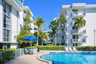 Building Photo - 1801 S Treasure Dr