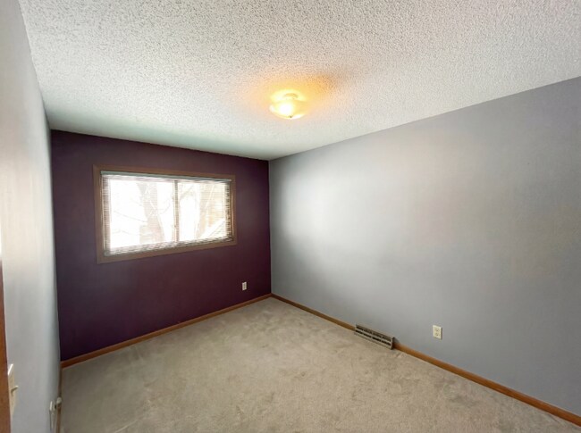 Foto del edificio - 873 Iowa Ave W