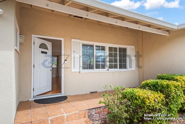 Foto del edificio - 8367 Cavalier Ln