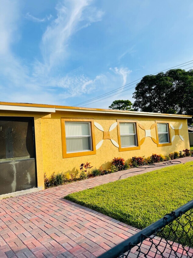 2955 NW 4th St, Fort Lauderdale, FL 33311 House Rental in Fort Lauderdale, FL