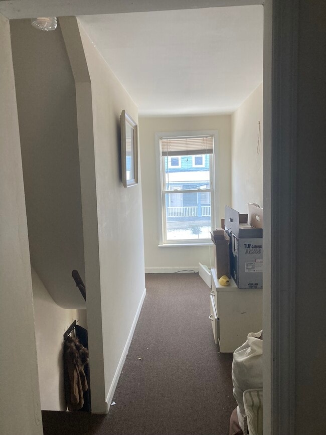 Building Photo - 616 Montclair Ave