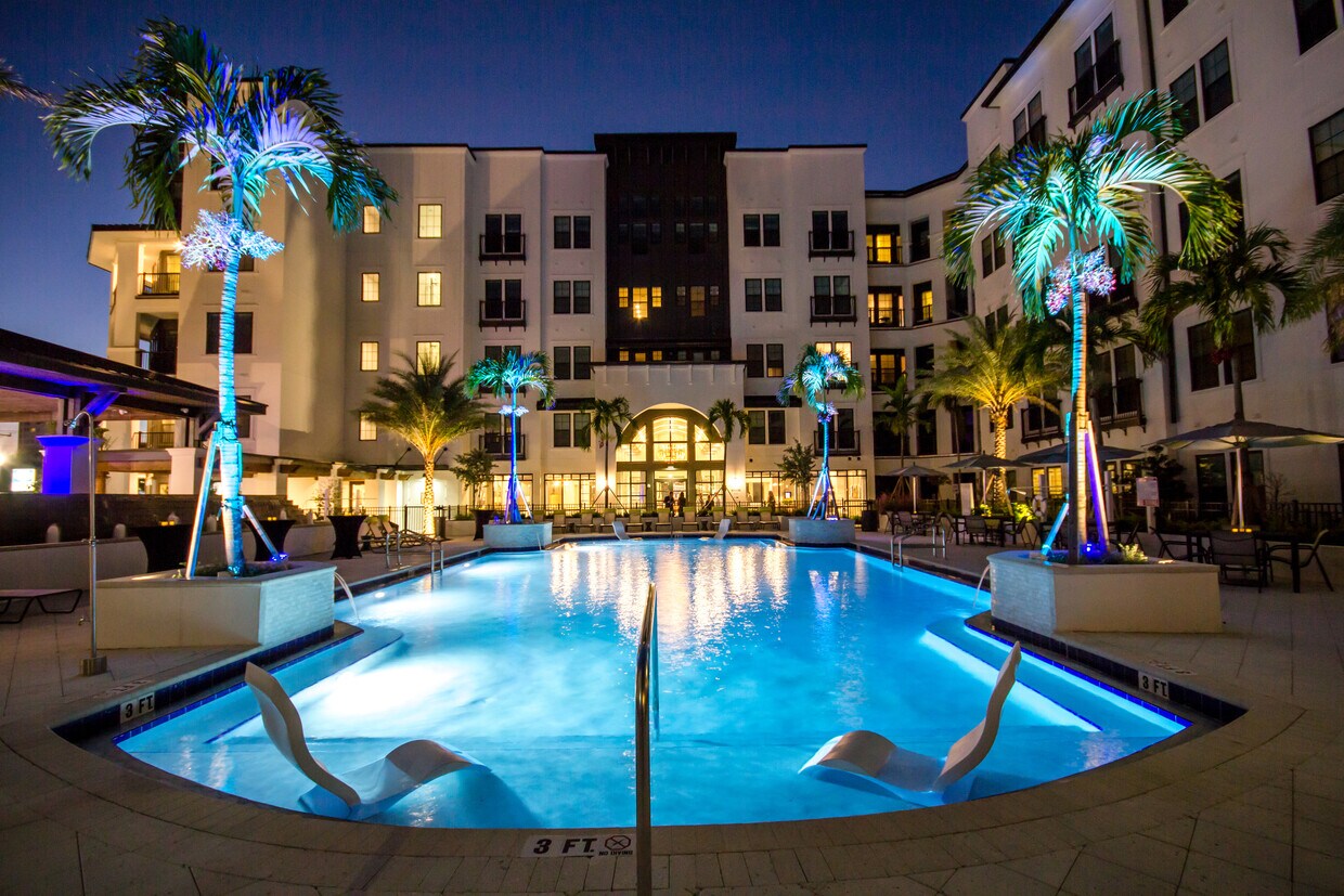 ARCOS Apartments Sarasota, FL