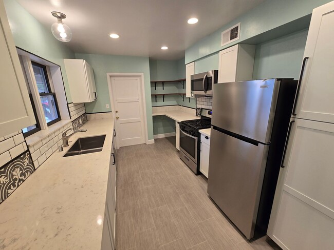 Building Photo - 1320  Polly&#39;s Trust Colonial