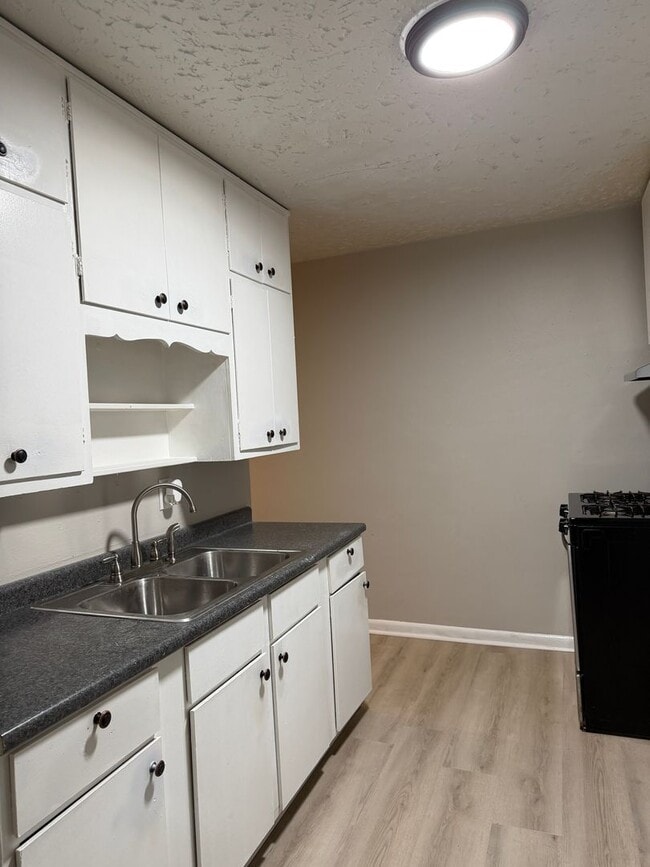 Photo - 3709-3711 Kinnear Ave Apartment