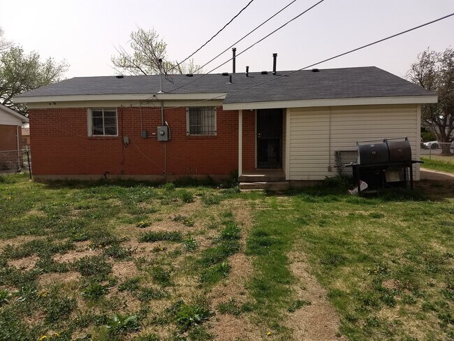 Building Photo - 920 Gardenia