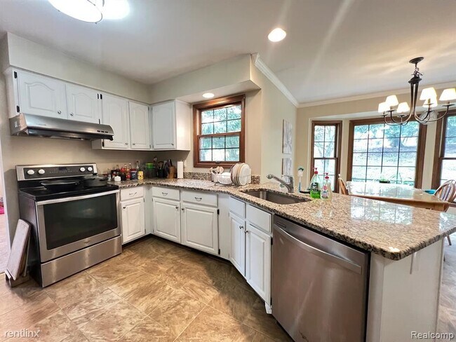 Foto del edificio - 4 br, 2.5 bath House - 41973 Waterwheel Rd