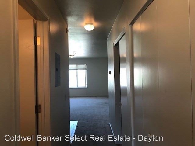 Building Photo - 17 Lakes Blvd