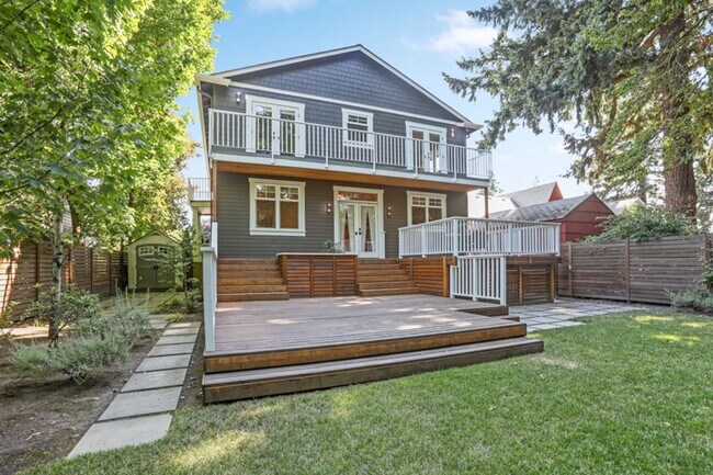 Foto del edificio - Gorgeous Spacious NE Portland Home