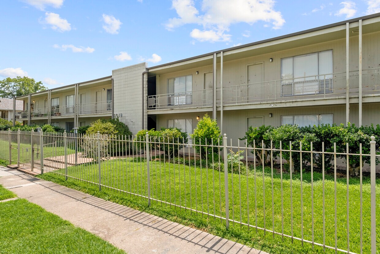 Foto principal - 810 Henry Clay Ave
