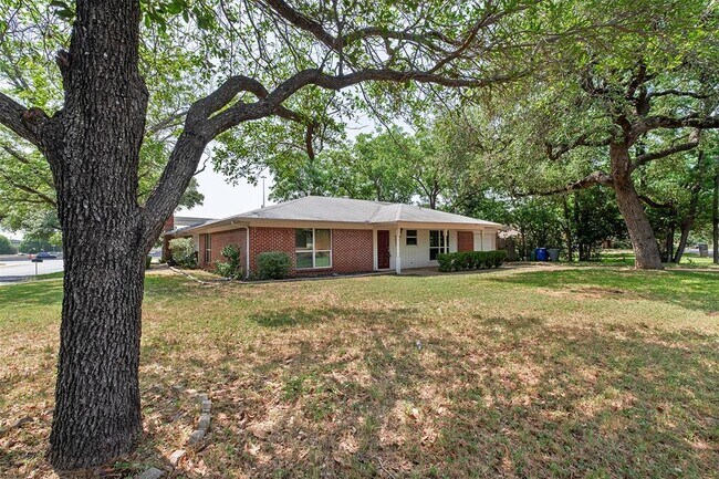 Building Photo - 8801 Camelia Ln