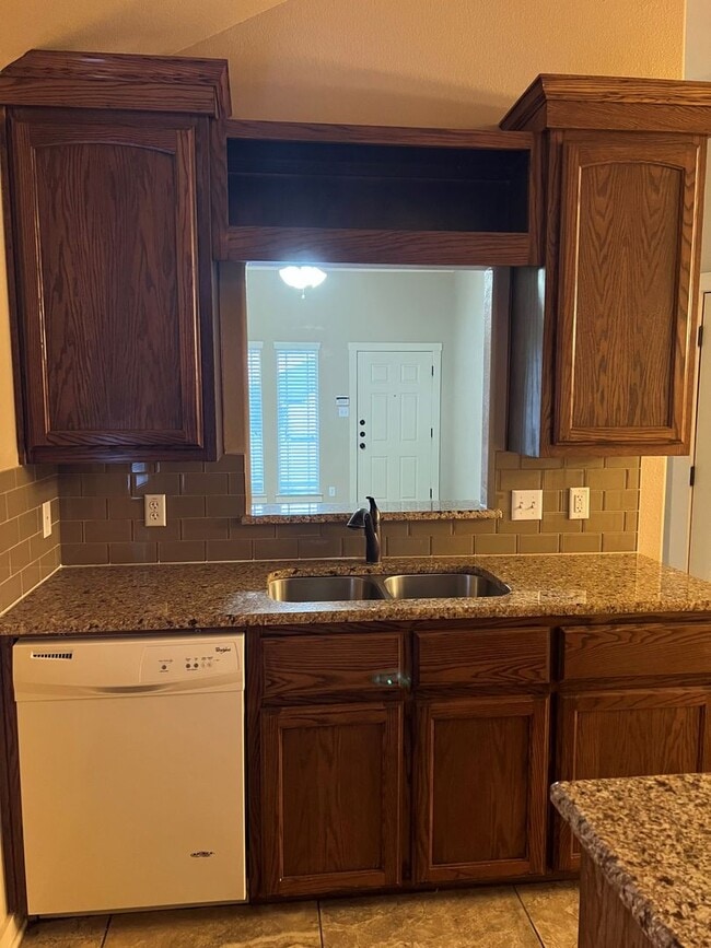 Building Photo - 3302 Lineage Loop