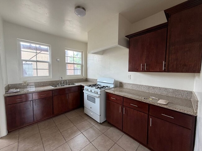 Foto del edificio - Mid-City 2 Bedroom 1 Bath Gem