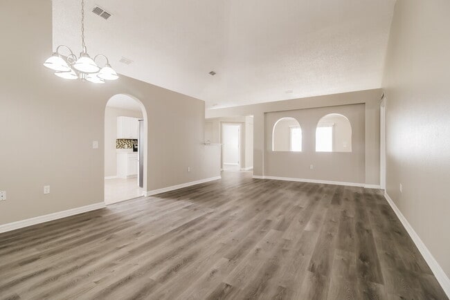 Building Photo - 2303 Tealwood Circle