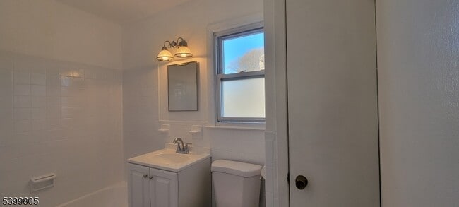 Building Photo - 17 Cuozzo St