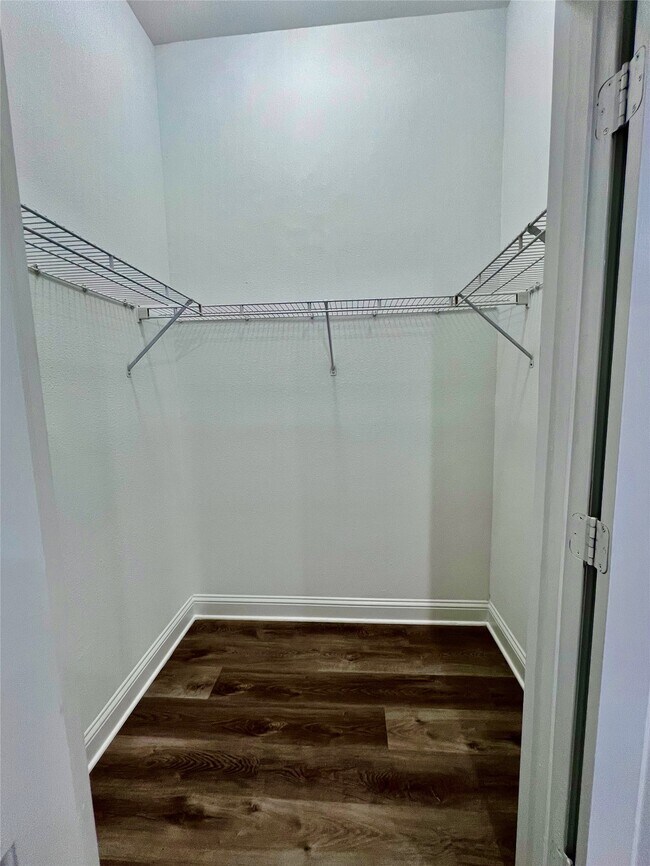 Foto del edificio - 5353 Memorial Dr