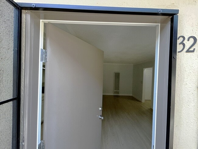 Foto del edificio - 1635-41 Normandie Ave