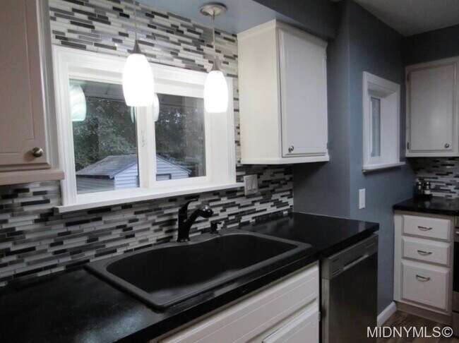 Foto del edificio - 154 Riverview Pkwy N