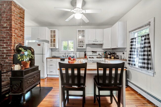 Foto del edificio - 2 Mine Hill Rd