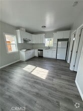 Building Photo - 627 W Lemon Ave