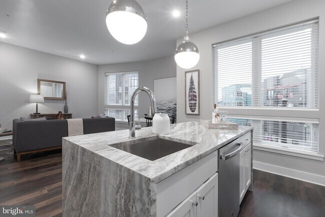 Foto del edificio - 1555 Ridge Ave