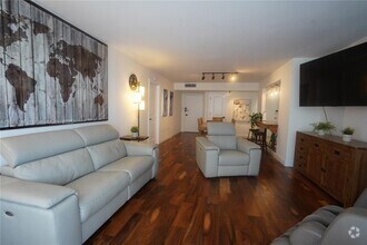 Building Photo - 18031 Biscayne Blvd