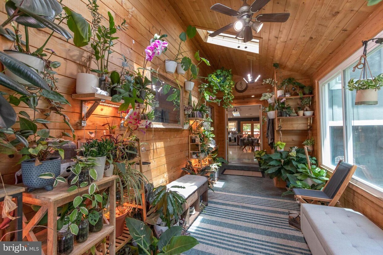 Foto principal - 77 Newport Ct