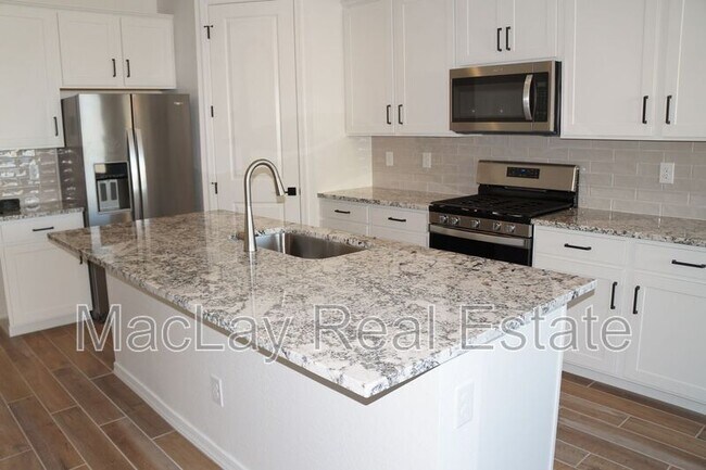 Building Photo - 6123 S Oxley