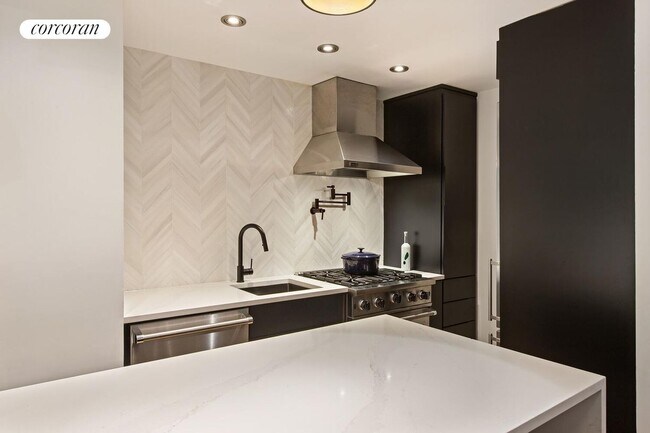 Foto del edificio - 39 E 12th St