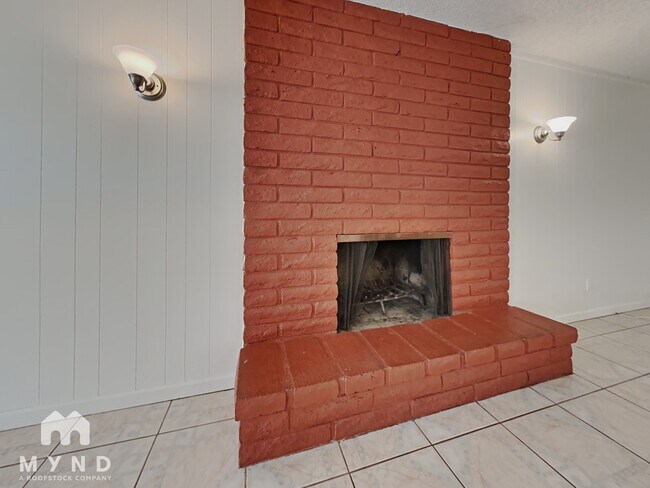 Building Photo - 4520 N 53rd Ave