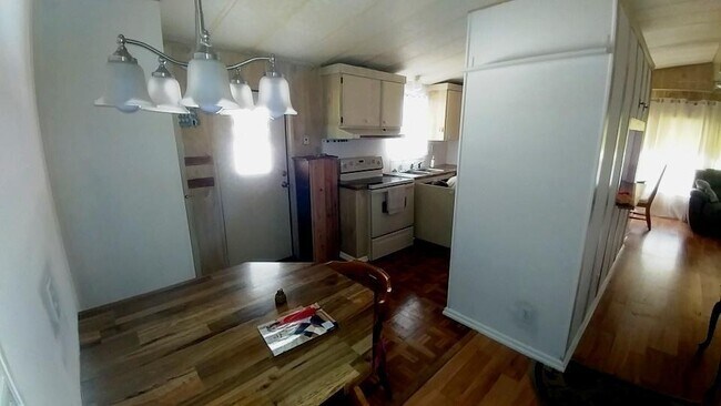 Foto del edificio - 4104 70th Ln N