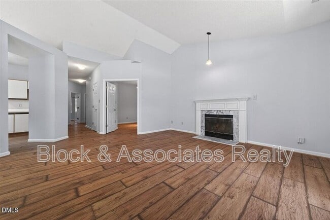Foto del edificio - 105 Ellsworth Pl