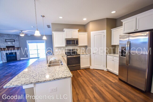 Foto del edificio - 4 br, 2 bath House - 39 SE Pembrooke Ln