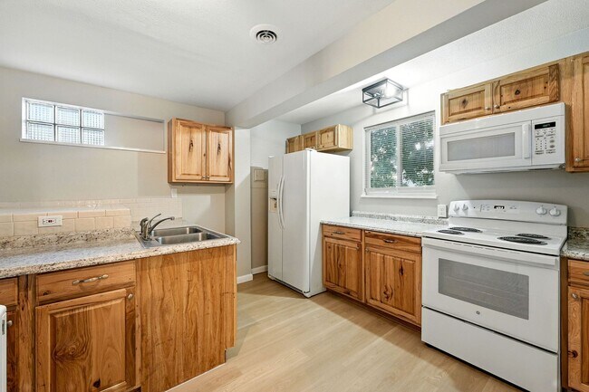 Foto del edificio - 5075-5085 Swadley St.-HM