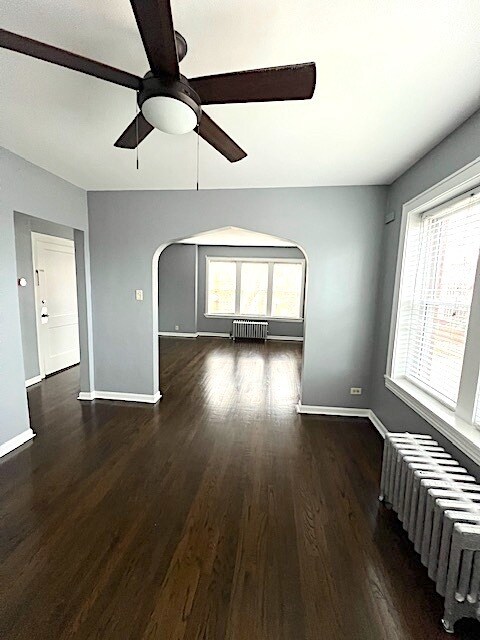Building Photo - 2859 N Maplewood Ave