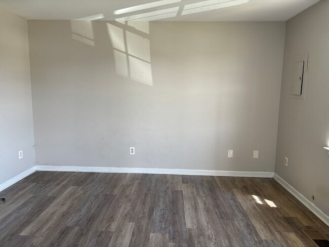 Building Photo - Duplex