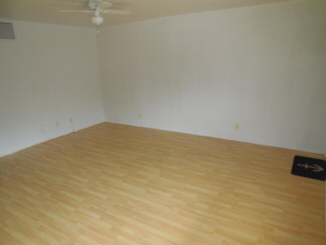 Foto del edificio - 2180 Lake Osborne Dr