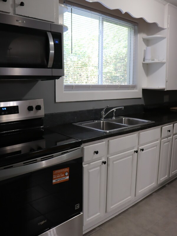 Foto del edificio - 4113 W Sugar Creek Rd