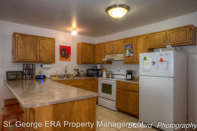 Building Photo - 156 N 500 W