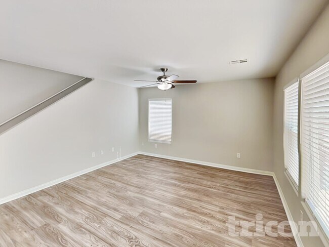 Foto del edificio - 129 Snow Dome Ave