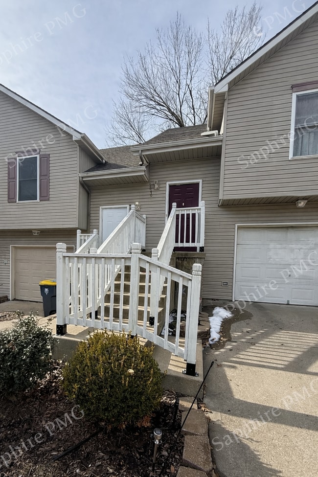 Building Photo - 5644 N Anita Ave