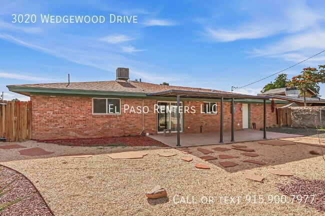 Building Photo - 3020 Wedgewood Dr