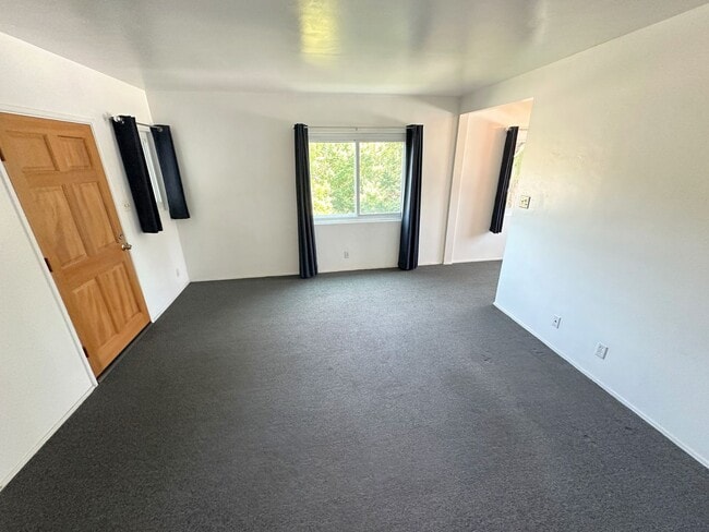 Foto del edificio - Corner 1 Bedroom Apartment in Los Feliz!