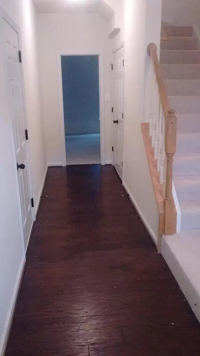 Building Photo - 832 Fairview Village Court