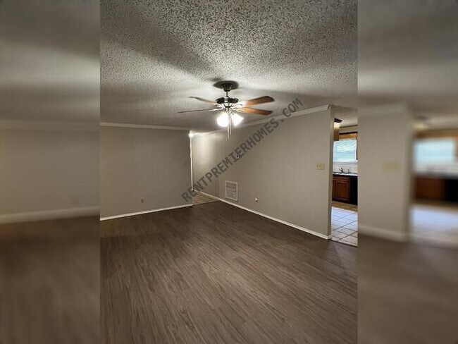 Foto del edificio - 309 Ridgelea Ave